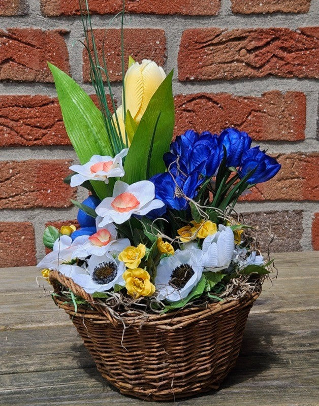 Casa-Poador Gesteck im Korb Tulpen Osterglocken Krokus Kunstblumen Frühling Deko
