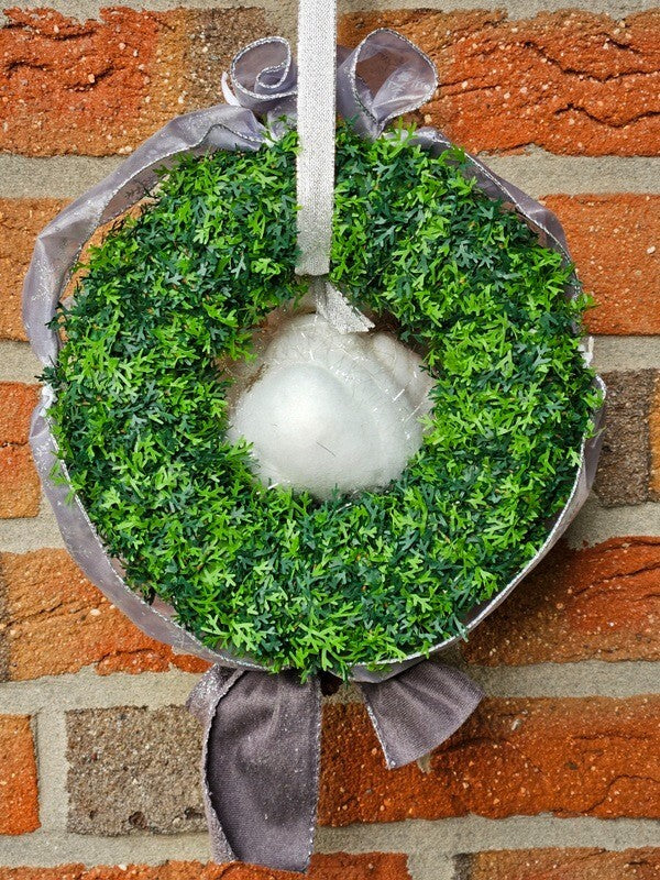 Kranz Türkranz Wandkranz Weiß Silber künstlich Thuja 21 cm Sterne Bär Zapfen