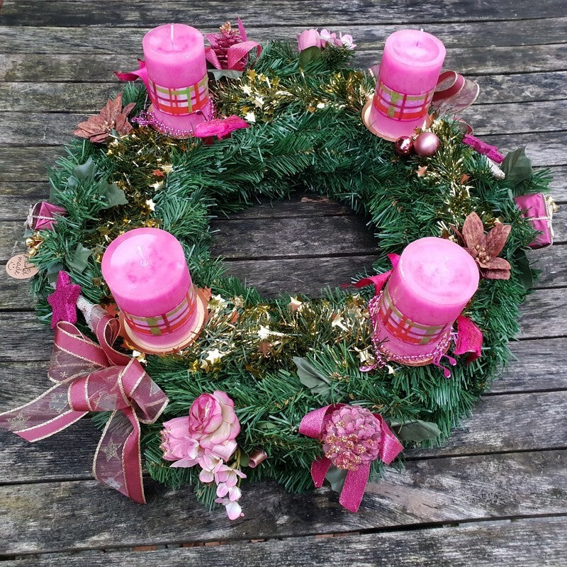 Adventskranz Rosa Pink Bourdaux künstliche Tanne 45 cm Kerzen Kugeln Sterne