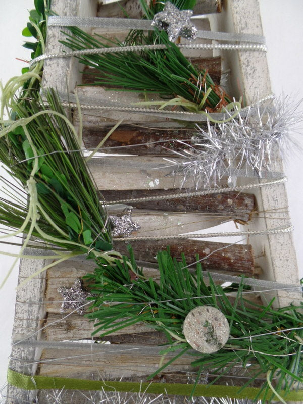 Holz Tannenbaum Weiß künstliche Accessoires silberfarbene Sterne Deko Weihnacht