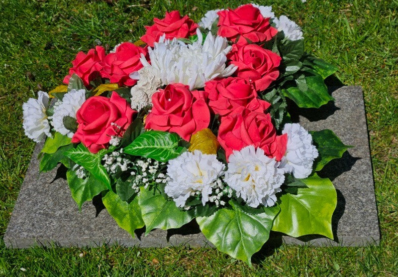 Casa-Poador Herzgesteck Grabschmuck Herz rote Rosen Kunstblumen Engel Friedhof