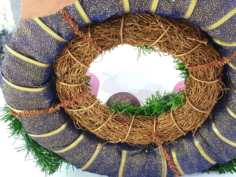 Adventskranz Kranz künstliche Tanne 40 cm Lila Gold Kerzen Kugeln Sterne Advent