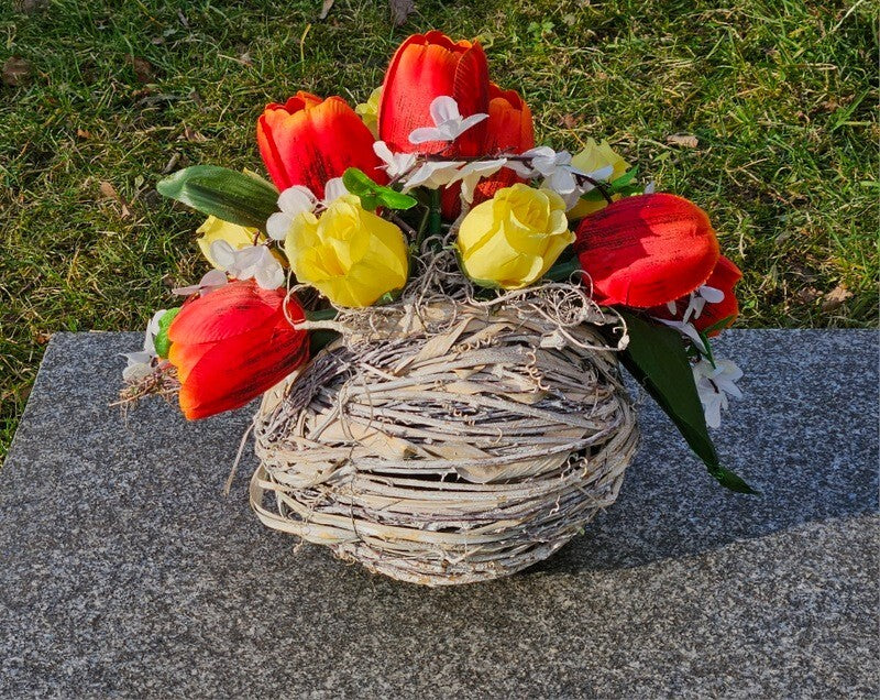 Casa-Poador Gesteck Kunstblumen Naturgefäß rund Kugel Tulpen FrühlingDekoration