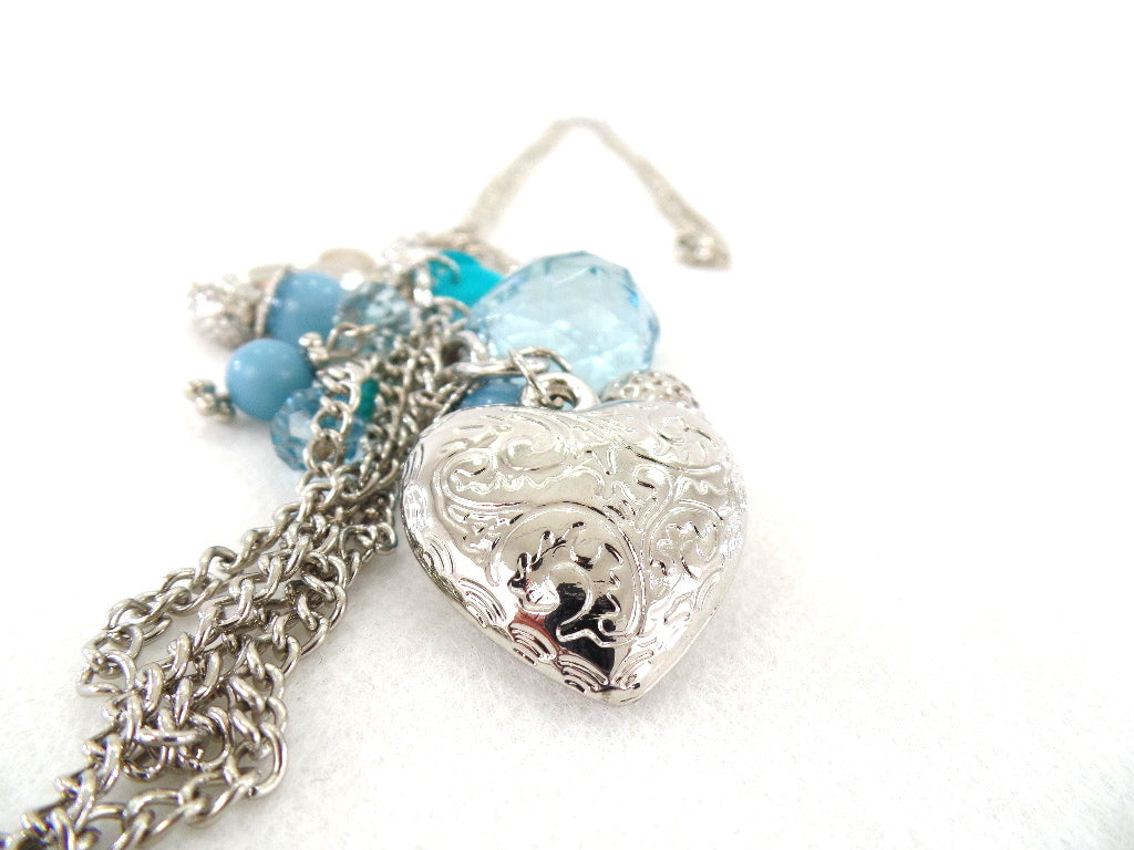 Halskette Schmuck - Art Perlen Blau / Türkis mit Herz / Blume Anhänger Schmuck