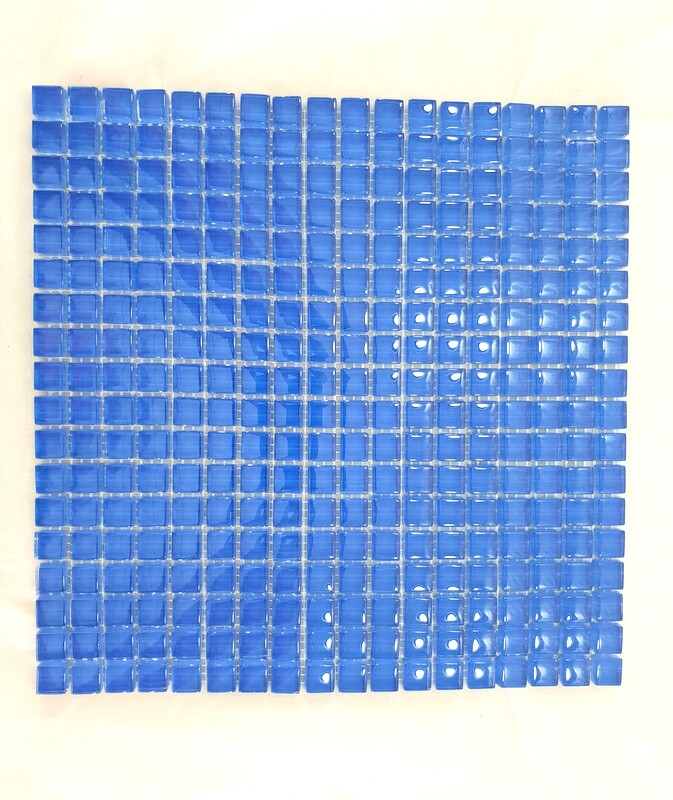 Ressalossa Glasmosaik Fliesen Meeresblau glänzend Matte 324 Steine