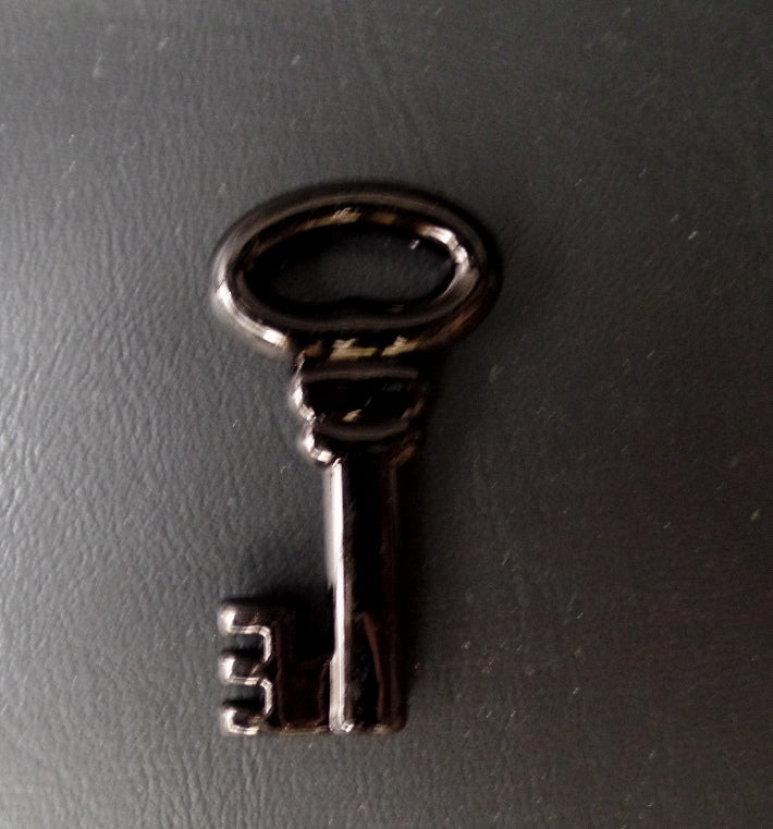 Box mit 18 Schlüsseln Deko 9 Schwarz 9 Klar durchsichtig Schmuck Acryl