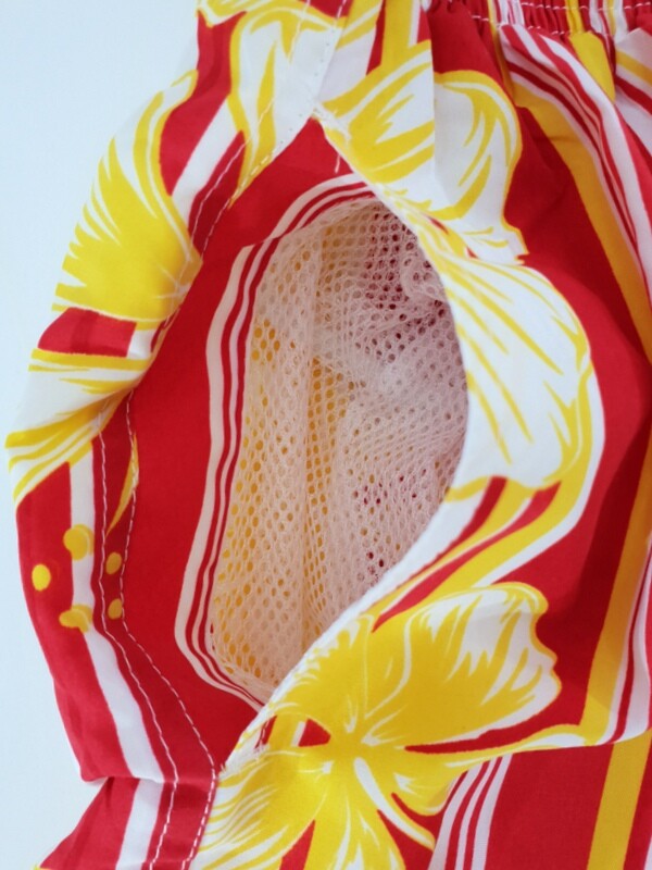 Badehose Shorts M / L Lotus Shorts geblümt gestreift Gelb Rot Weiß Freizeit