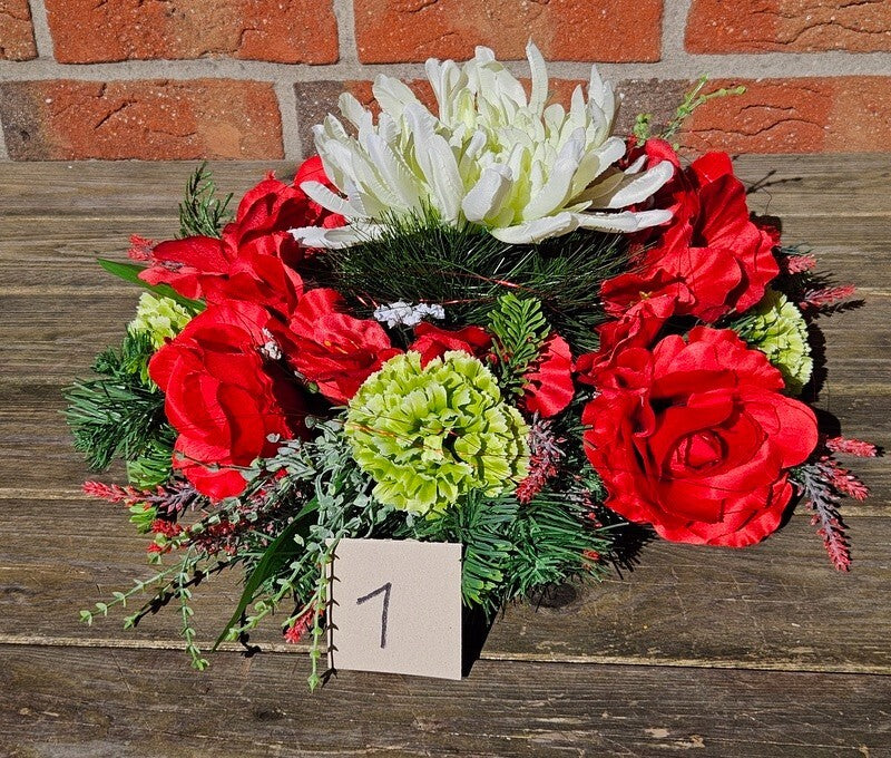 Casa-Poador Grabschmuck rotcreme Rosen Chrysantheme Seidentanne Kunstblumen Herz