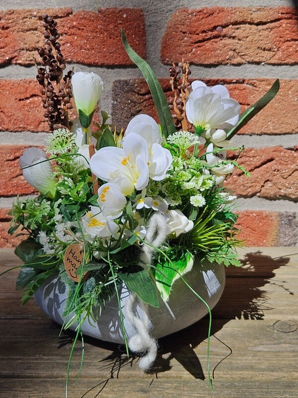 Casa-Poador Herzgesteck künstlich Beton Weiß Creme Grau Kunstblumen 20 cm H Herz