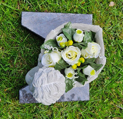 Casa-Poador Gesteck künstlich in Engelschale Beton Weiß Grau Kunstblumen 14 cm H