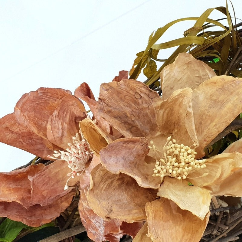Gesteck Kunstblumen Weinrebengerüst Gelb Braun Wachsblumen Dekoration
