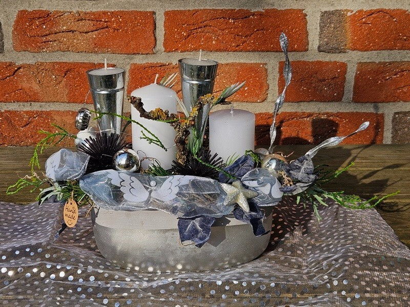 Casa-Poador Weihnachtsgesteck künstliche Tanne Silber Grau Teelichter Kerze Deko