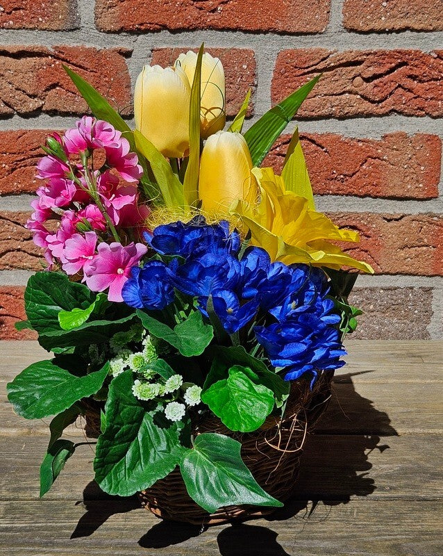Casa-Poador Gesteck im Korb Primel Osterglocken Krokus Kunstblumen Frühling Deko