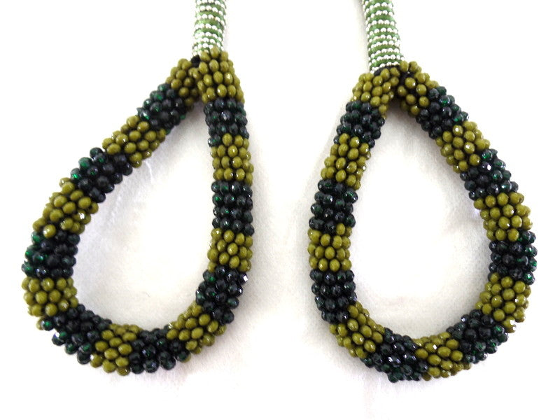 Halskette Collier 16 cm D. Band Grün Knoten silber / grün / olivefarbene Perlen