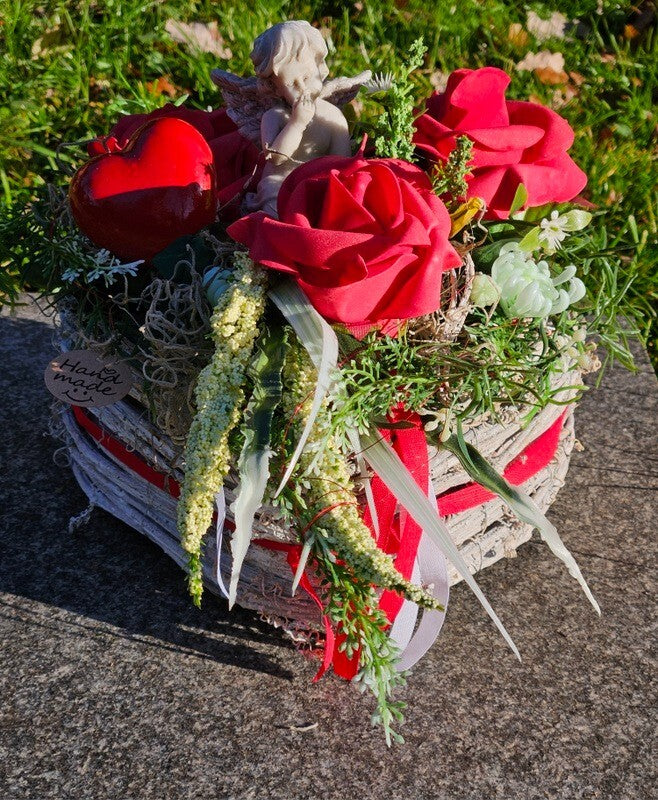 Grabschmuck Herz Reisigesteck Weiß Rot Foumrosen Herz Engel Kunstblumen Friedhof