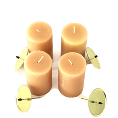 Kerzen 4 Stück Stumpenkerzen durchgefärbt Caramel mit Kerzenteller