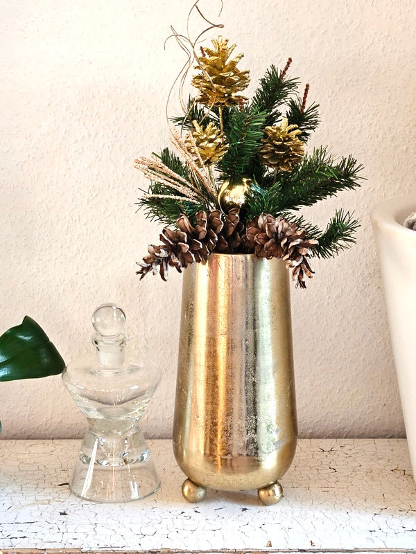 BLUMENVASE CLARA Dekorationsvase goldfarbig mit Bobbel Füße.