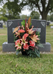 CASA-POADOR Grabschmuck Grabgesteck Rosa Lilien Proteen Schilffkolben Allerheiligen Friedhof Gedenken