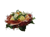 FRÜHLINGSSTRAUß LACHS Rosen weiße Chrysanthemen Perlen Band Federn